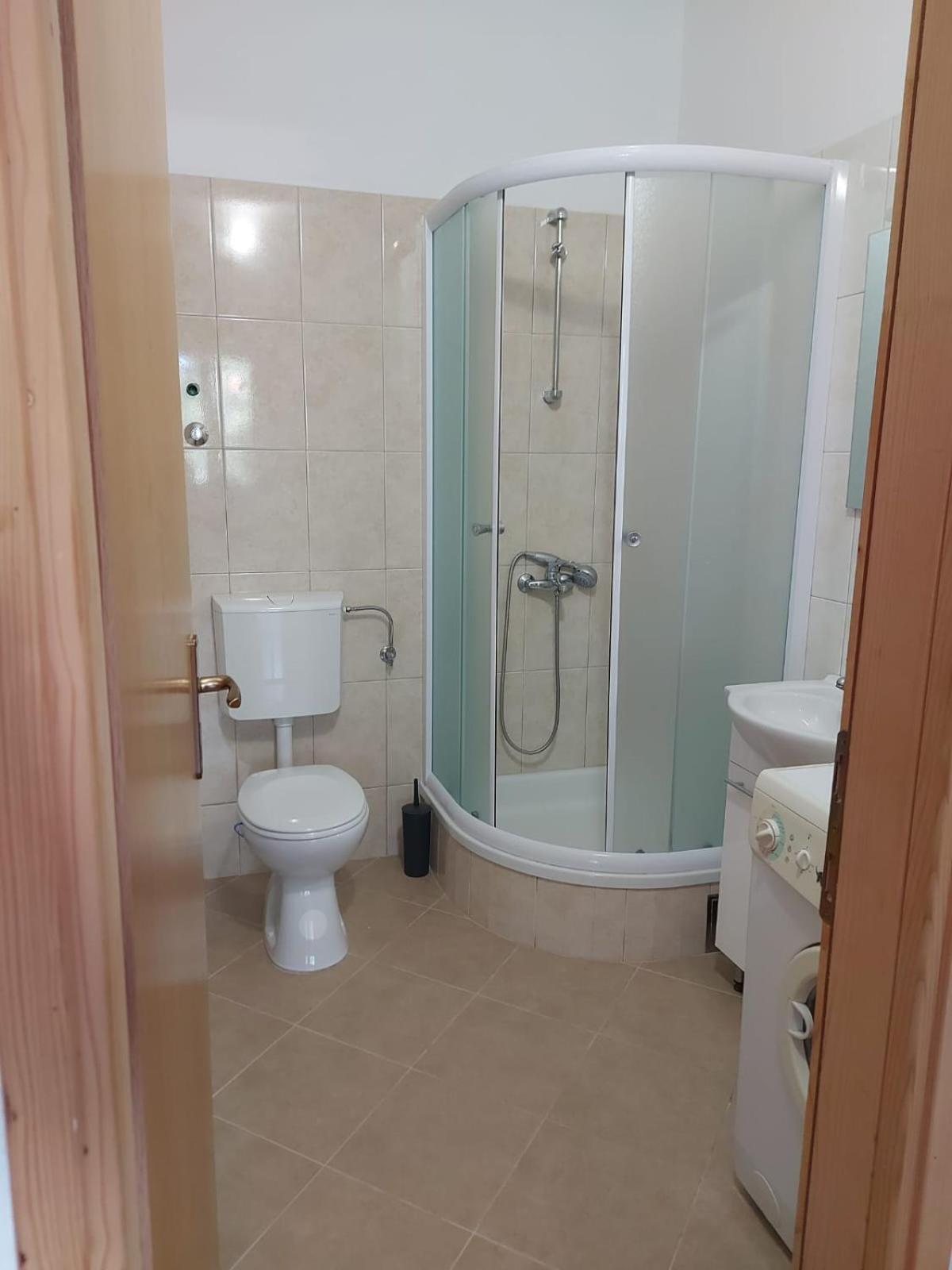 מאקרסקה Apartmani Neva מראה חיצוני תמונה
